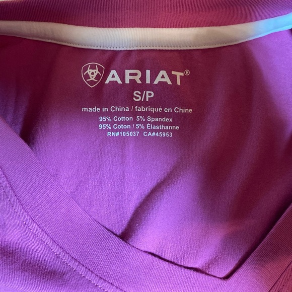 Ariat Authentic International V-Neck Tee, Women’s Small Petite, NWOT - Picture 3 of 4